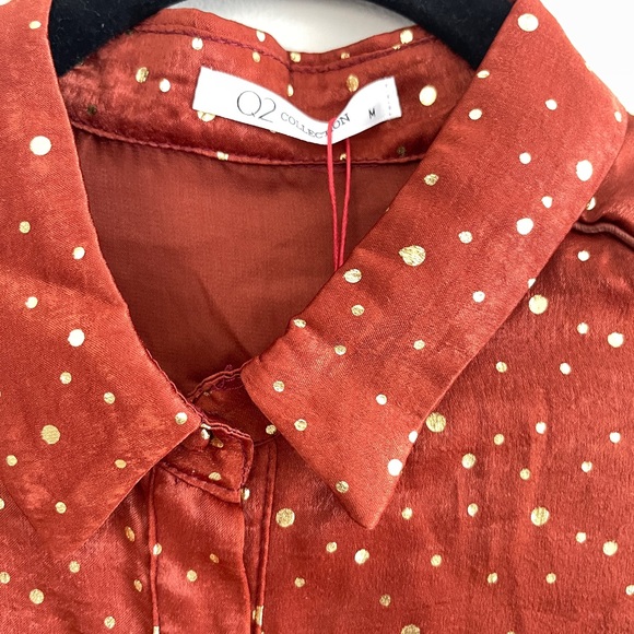 Q2 Womens Blouse Size Medium Orange Gold Polkadot Silky Top - Picture 3 of 11